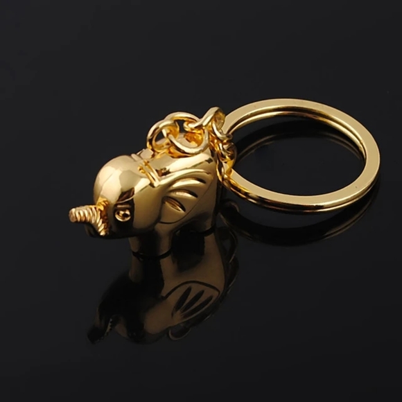 Golden Elephant Keychain - Picture 4 of 6